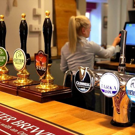 The Red Lion Hotel Oakford Экстерьер фото