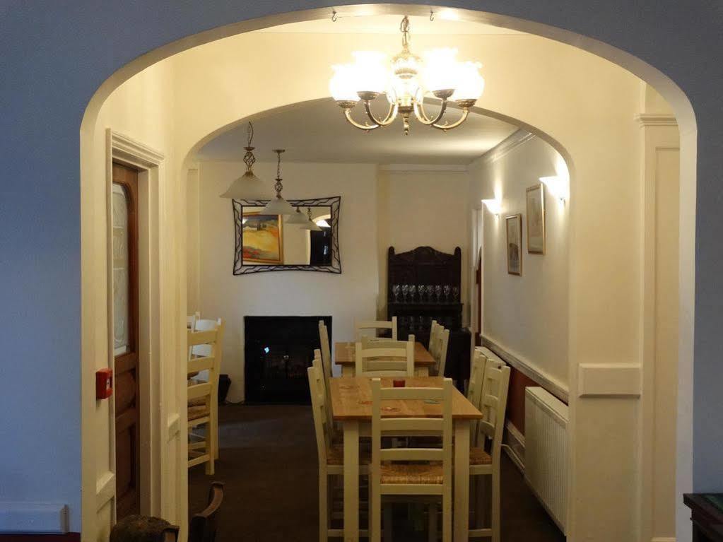 The Red Lion Hotel Oakford Экстерьер фото