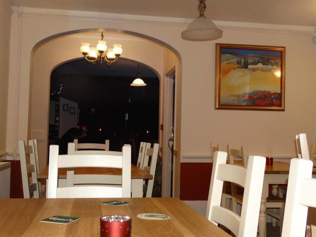The Red Lion Hotel Oakford Экстерьер фото