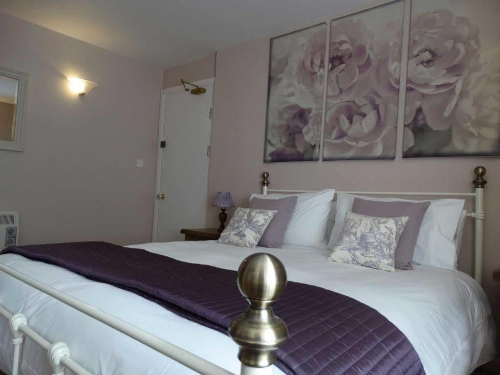 The Red Lion Hotel Oakford Экстерьер фото