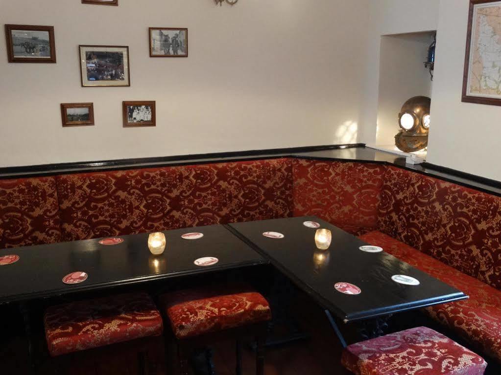 The Red Lion Hotel Oakford Экстерьер фото