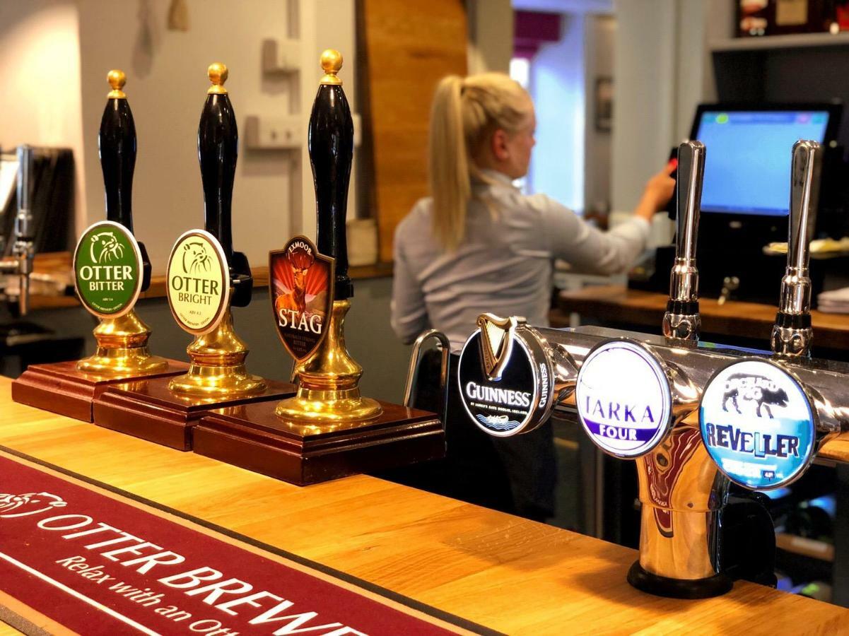 The Red Lion Hotel Oakford Экстерьер фото