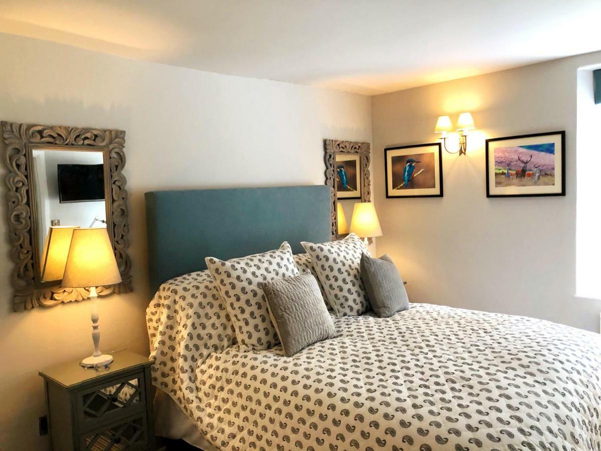 The Red Lion Hotel Oakford Экстерьер фото