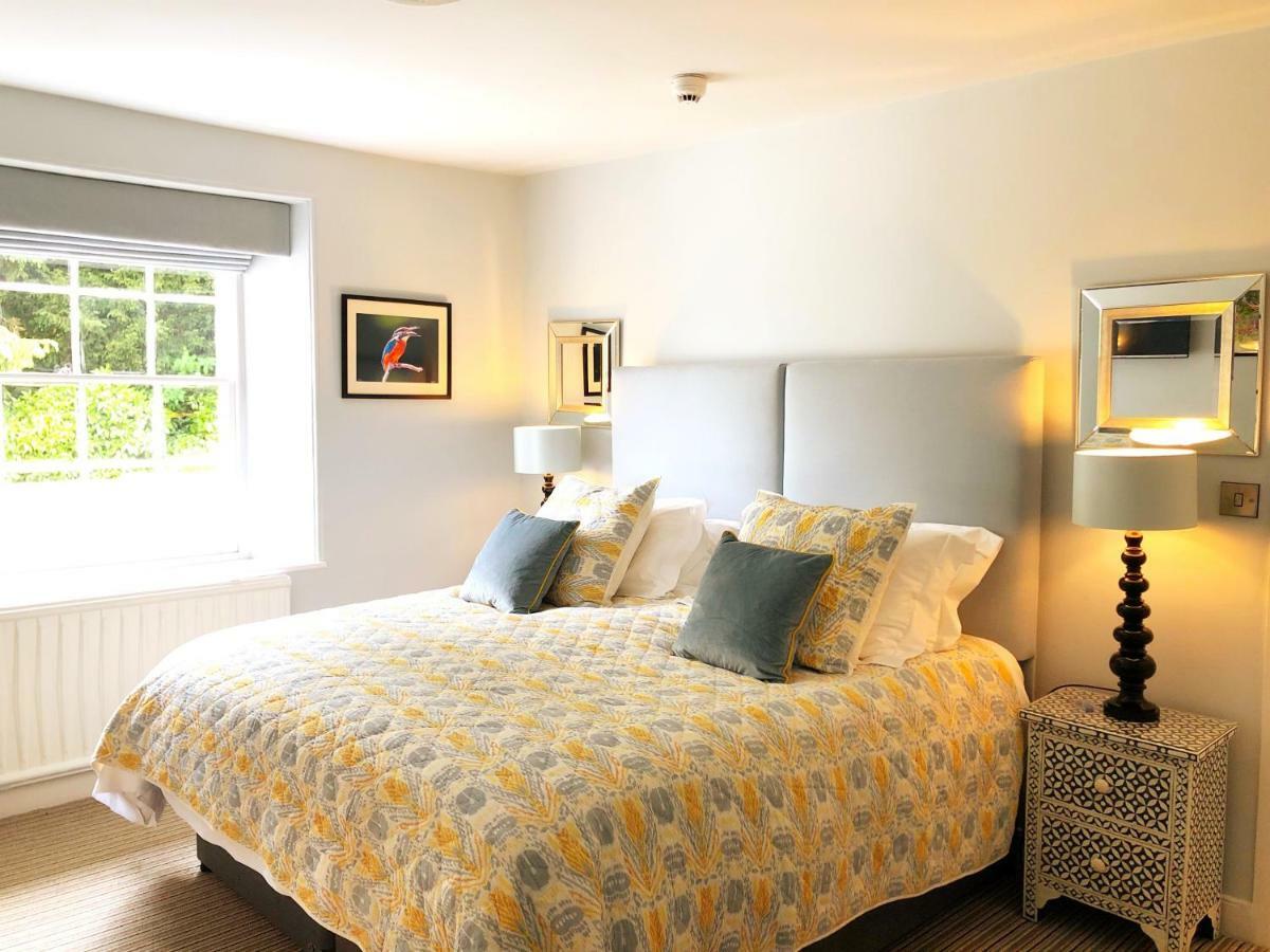 The Red Lion Hotel Oakford Экстерьер фото